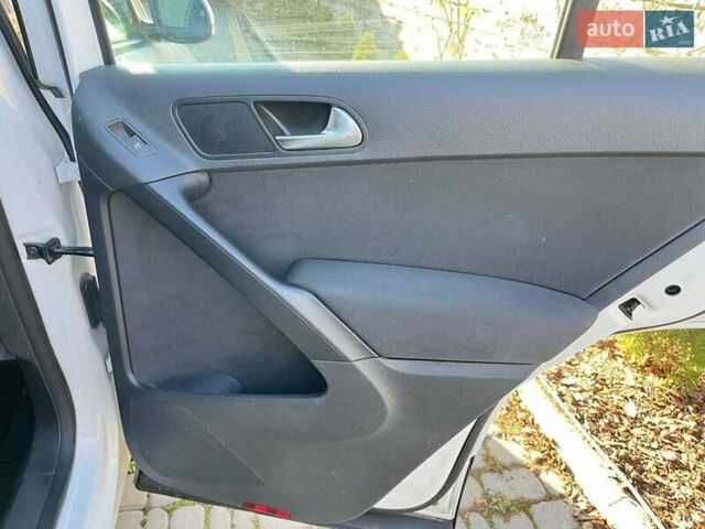 Белый Фольксваген Тигуан, объемом двигателя 1.4 л и пробегом 226 тыс. км за 9660 $, фото 75 на Automoto.ua