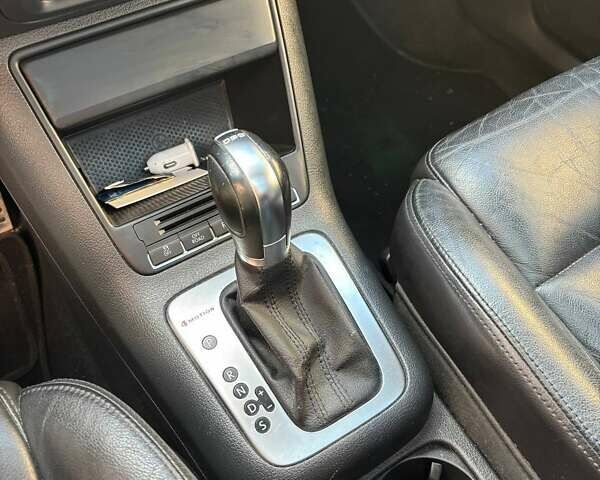 Білий Фольксваген Тігуан, об'ємом двигуна 2 л та пробігом 300 тис. км за 9800 $, фото 10 на Automoto.ua