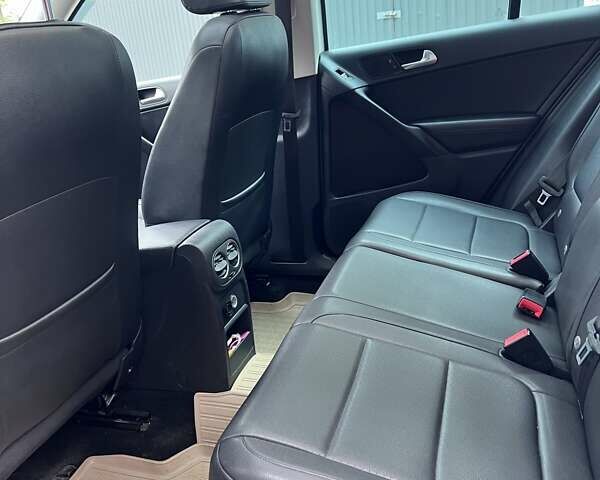 Білий Фольксваген Тігуан, об'ємом двигуна 1.98 л та пробігом 135 тис. км за 10800 $, фото 6 на Automoto.ua