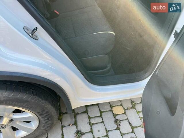 Белый Фольксваген Тигуан, объемом двигателя 1.4 л и пробегом 226 тыс. км за 9660 $, фото 71 на Automoto.ua