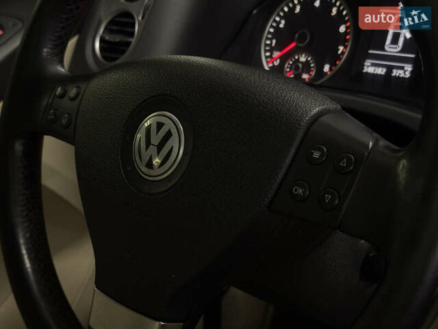 Белый Фольксваген Тигуан, объемом двигателя 1.98 л и пробегом 348 тыс. км за 8999 $, фото 27 на Automoto.ua