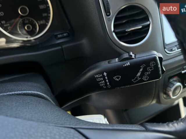 Белый Фольксваген Тигуан, объемом двигателя 1.97 л и пробегом 221 тыс. км за 12800 $, фото 21 на Automoto.ua