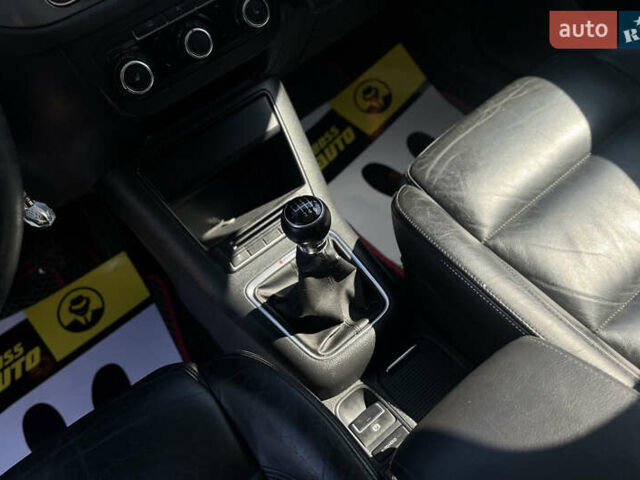 Белый Фольксваген Тигуан, объемом двигателя 1.97 л и пробегом 221 тыс. км за 12800 $, фото 23 на Automoto.ua