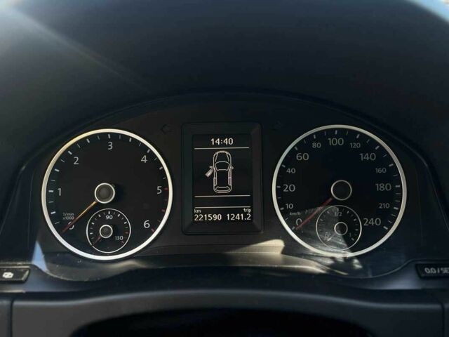 Білий Фольксваген Тігуан, об'ємом двигуна 2 л та пробігом 221 тис. км за 12800 $, фото 22 на Automoto.ua