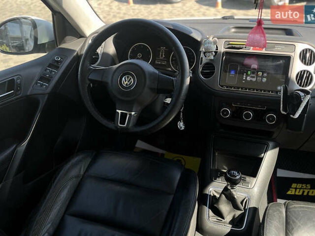 Белый Фольксваген Тигуан, объемом двигателя 1.97 л и пробегом 221 тыс. км за 12800 $, фото 14 на Automoto.ua