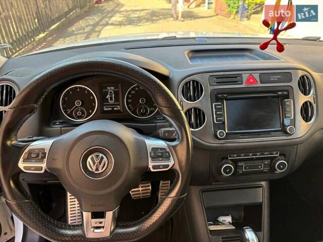 Білий Фольксваген Тігуан, об'ємом двигуна 2 л та пробігом 300 тис. км за 9800 $, фото 11 на Automoto.ua