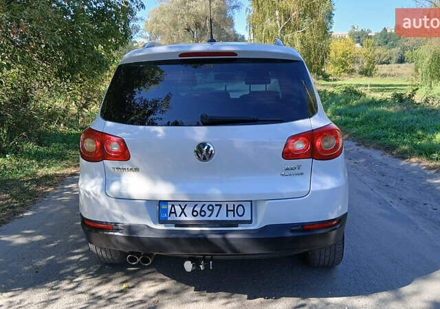 Белый Фольксваген Тигуан, объемом двигателя 2 л и пробегом 187 тыс. км за 9990 $, фото 7 на Automoto.ua