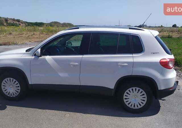 Белый Фольксваген Тигуан, объемом двигателя 1.4 л и пробегом 183 тыс. км за 10200 $, фото 20 на Automoto.ua