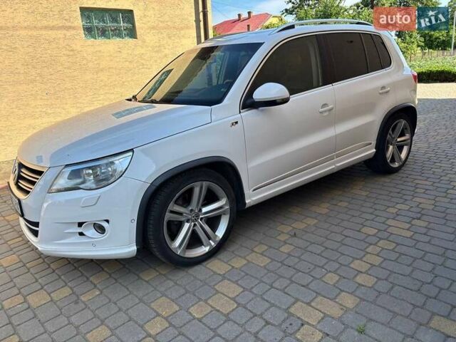 Білий Фольксваген Тігуан, об'ємом двигуна 2 л та пробігом 300 тис. км за 9800 $, фото 17 на Automoto.ua