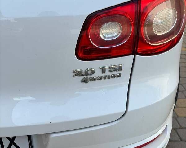 Білий Фольксваген Тігуан, об'ємом двигуна 2 л та пробігом 300 тис. км за 9800 $, фото 12 на Automoto.ua