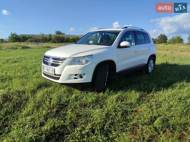 Білий Фольксваген Тігуан, об'ємом двигуна 2 л та пробігом 210 тис. км за 13500 $, фото 16 на Automoto.ua