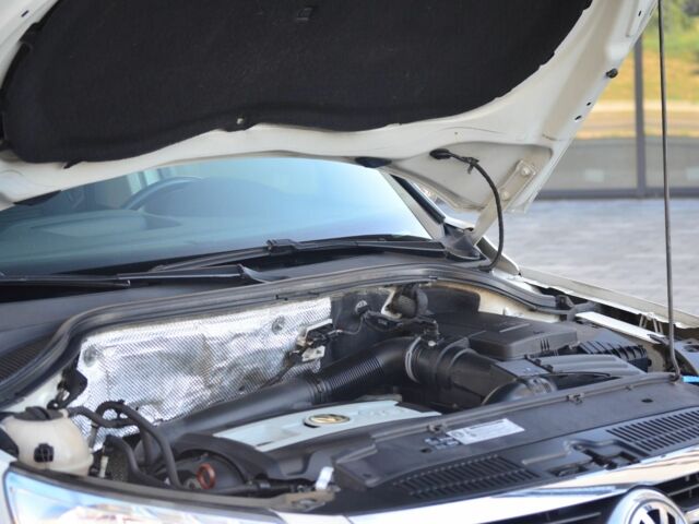 Белый Фольксваген Тигуан, объемом двигателя 2 л и пробегом 180 тыс. км за 11700 $, фото 19 на Automoto.ua