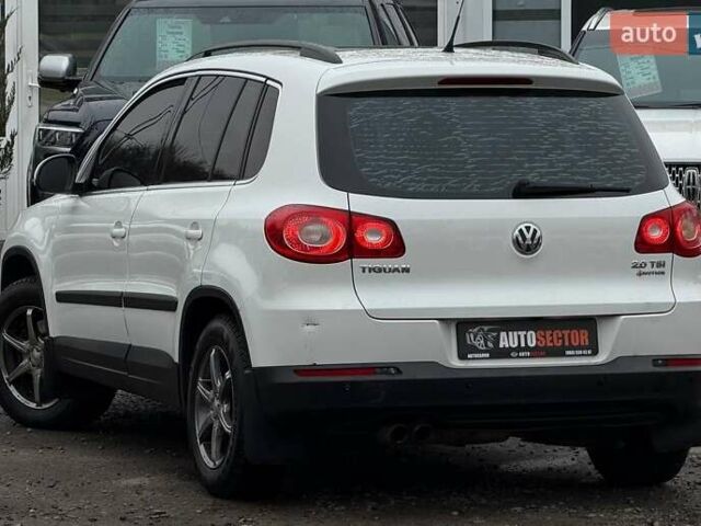 Белый Фольксваген Тигуан, объемом двигателя 2 л и пробегом 235 тыс. км за 11300 $, фото 7 на Automoto.ua