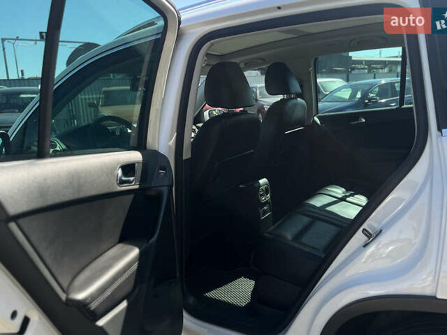 Белый Фольксваген Тигуан, объемом двигателя 1.97 л и пробегом 221 тыс. км за 12800 $, фото 15 на Automoto.ua