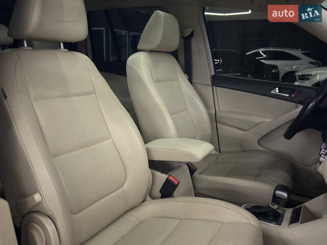 Белый Фольксваген Тигуан, объемом двигателя 1.98 л и пробегом 348 тыс. км за 8999 $, фото 18 на Automoto.ua