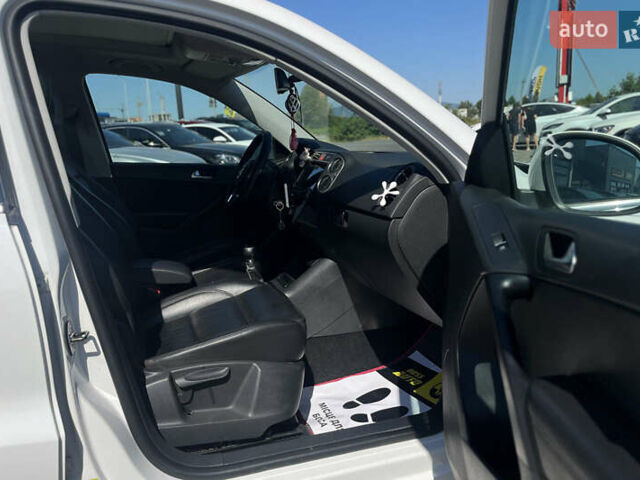 Белый Фольксваген Тигуан, объемом двигателя 1.97 л и пробегом 221 тыс. км за 12800 $, фото 8 на Automoto.ua