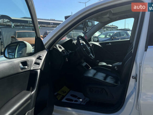 Белый Фольксваген Тигуан, объемом двигателя 1.97 л и пробегом 221 тыс. км за 12800 $, фото 16 на Automoto.ua