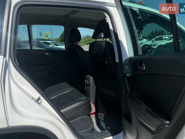 Белый Фольксваген Тигуан, объемом двигателя 1.97 л и пробегом 221 тыс. км за 12800 $, фото 11 на Automoto.ua