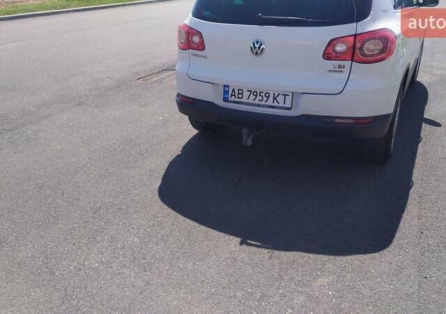 Белый Фольксваген Тигуан, объемом двигателя 1.4 л и пробегом 183 тыс. км за 10200 $, фото 8 на Automoto.ua