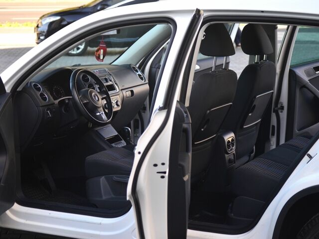 Белый Фольксваген Тигуан, объемом двигателя 2 л и пробегом 180 тыс. км за 11700 $, фото 7 на Automoto.ua