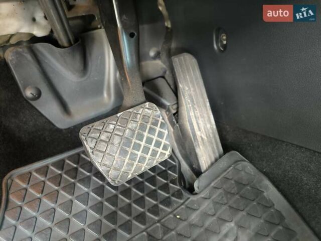 Белый Фольксваген Тигуан, объемом двигателя 2 л и пробегом 150 тыс. км за 10500 $, фото 17 на Automoto.ua