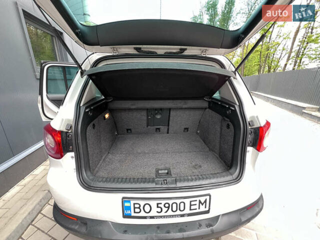 Білий Фольксваген Тігуан, об'ємом двигуна 1.98 л та пробігом 135 тис. км за 10800 $, фото 18 на Automoto.ua