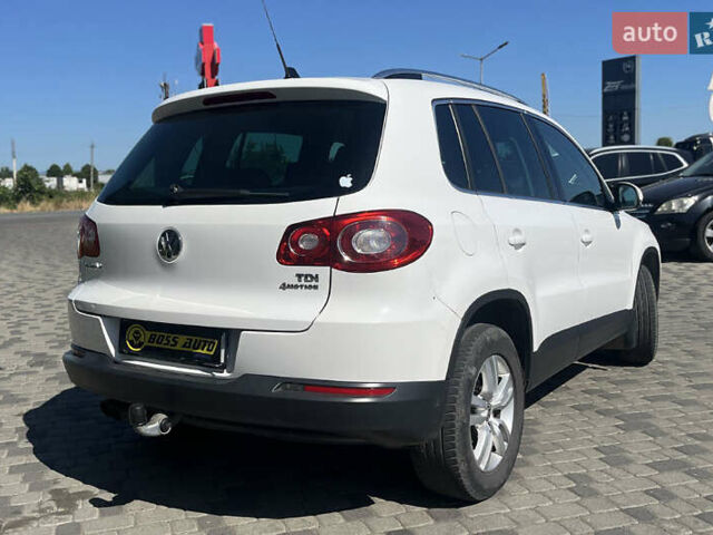Белый Фольксваген Тигуан, объемом двигателя 1.97 л и пробегом 221 тыс. км за 12800 $, фото 6 на Automoto.ua
