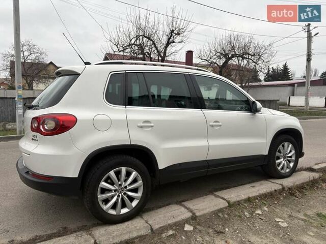 Белый Фольксваген Тигуан, объемом двигателя 1.97 л и пробегом 276 тыс. км за 9999 $, фото 2 на Automoto.ua