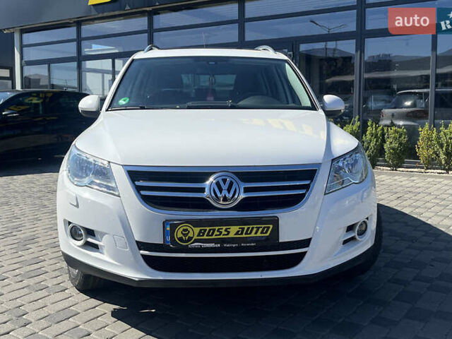 Белый Фольксваген Тигуан, объемом двигателя 1.97 л и пробегом 221 тыс. км за 12800 $, фото 1 на Automoto.ua