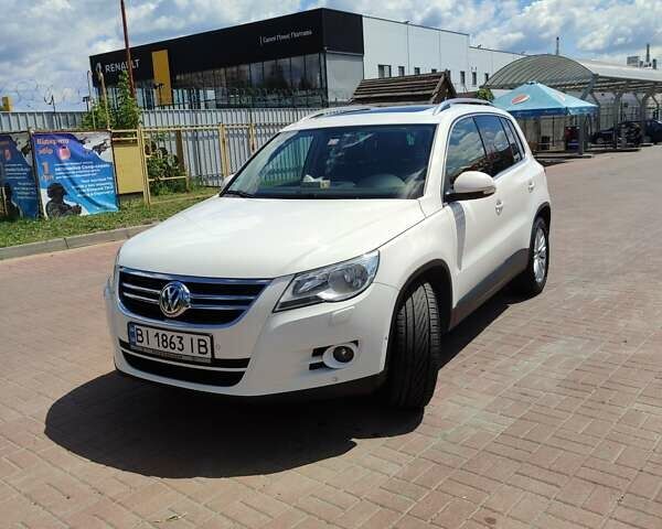 Білий Фольксваген Тігуан, об'ємом двигуна 2 л та пробігом 210 тис. км за 13500 $, фото 5 на Automoto.ua