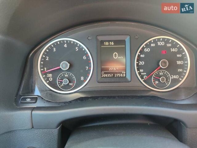 Білий Фольксваген Тігуан, об'ємом двигуна 2 л та пробігом 210 тис. км за 13500 $, фото 19 на Automoto.ua