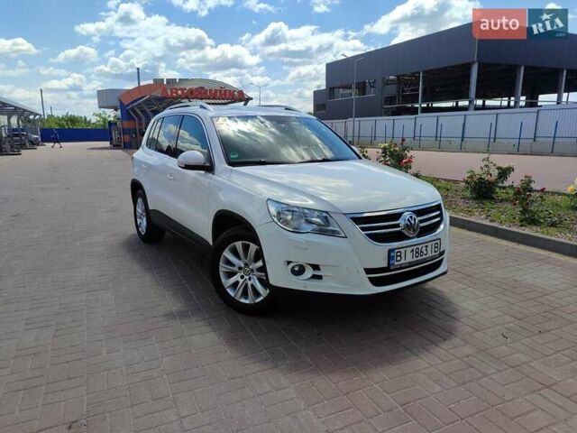 Білий Фольксваген Тігуан, об'ємом двигуна 2 л та пробігом 210 тис. км за 13500 $, фото 10 на Automoto.ua