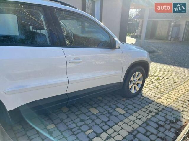 Белый Фольксваген Тигуан, объемом двигателя 1.4 л и пробегом 226 тыс. км за 9660 $, фото 27 на Automoto.ua
