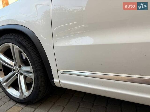 Білий Фольксваген Тігуан, об'ємом двигуна 2 л та пробігом 300 тис. км за 9800 $, фото 8 на Automoto.ua