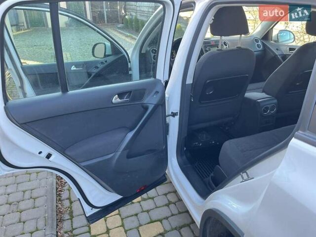 Белый Фольксваген Тигуан, объемом двигателя 1.4 л и пробегом 226 тыс. км за 9660 $, фото 102 на Automoto.ua