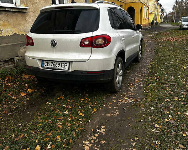 Белый Фольксваген Тигуан, объемом двигателя 1.98 л и пробегом 236 тыс. км за 9500 $, фото 1 на Automoto.ua