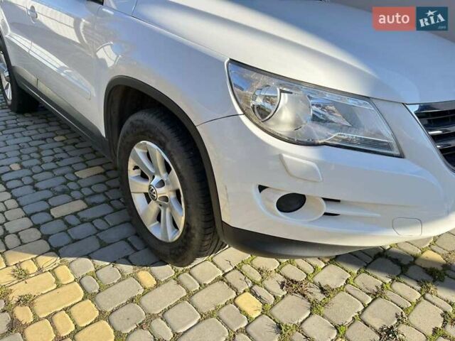 Белый Фольксваген Тигуан, объемом двигателя 1.4 л и пробегом 226 тыс. км за 9660 $, фото 44 на Automoto.ua