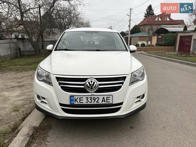 Белый Фольксваген Тигуан, объемом двигателя 1.97 л и пробегом 276 тыс. км за 9999 $, фото 1 на Automoto.ua