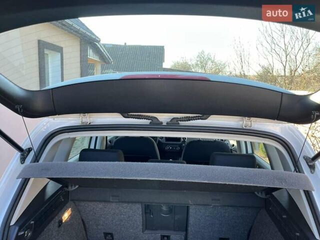 Белый Фольксваген Тигуан, объемом двигателя 1.4 л и пробегом 226 тыс. км за 9660 $, фото 69 на Automoto.ua