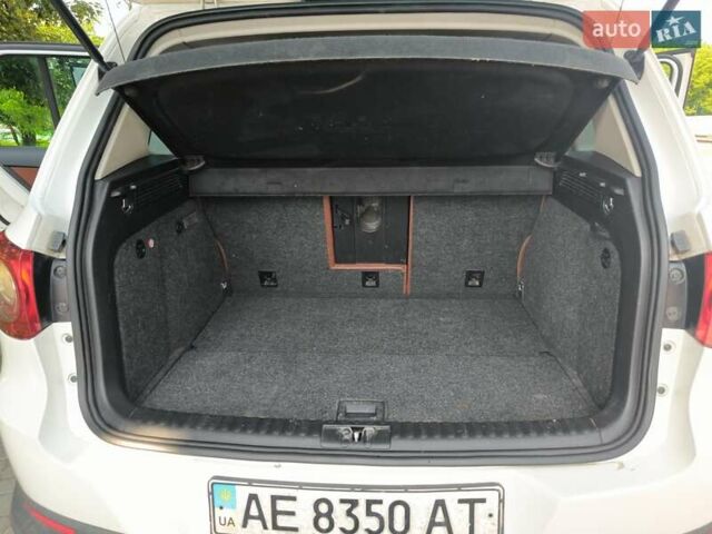 Белый Фольксваген Тигуан, объемом двигателя 2 л и пробегом 150 тыс. км за 10500 $, фото 23 на Automoto.ua