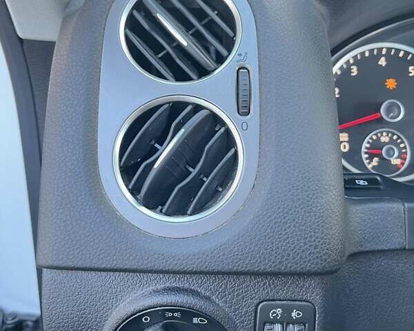 Белый Фольксваген Тигуан, объемом двигателя 1.4 л и пробегом 226 тыс. км за 9660 $, фото 51 на Automoto.ua