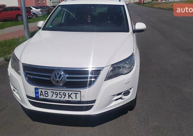 Белый Фольксваген Тигуан, объемом двигателя 1.4 л и пробегом 183 тыс. км за 10200 $, фото 2 на Automoto.ua