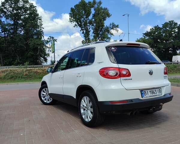 Білий Фольксваген Тігуан, об'ємом двигуна 2 л та пробігом 210 тис. км за 13500 $, фото 1 на Automoto.ua
