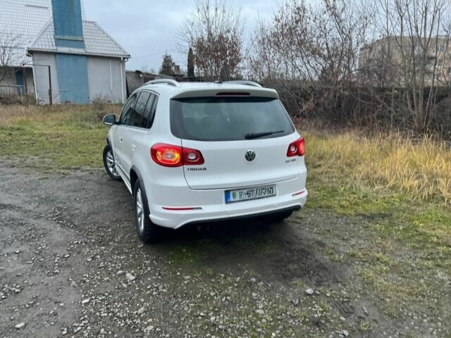 Белый Фольксваген Тигуан, объемом двигателя 2 л и пробегом 241 тыс. км за 7500 $, фото 3 на Automoto.ua