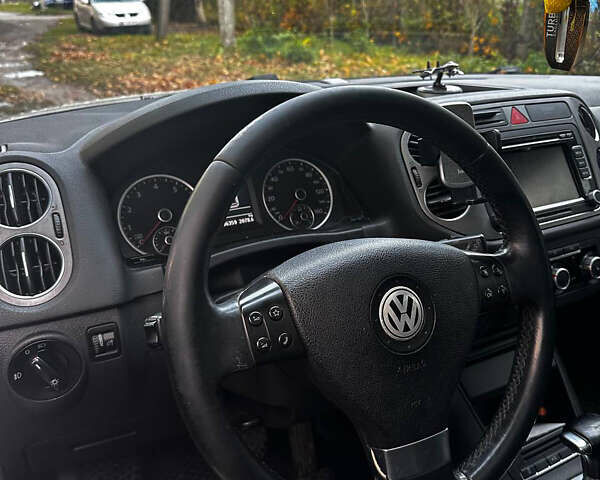 Белый Фольксваген Тигуан, объемом двигателя 1.98 л и пробегом 236 тыс. км за 9500 $, фото 3 на Automoto.ua