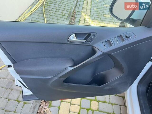 Белый Фольксваген Тигуан, объемом двигателя 1.4 л и пробегом 226 тыс. км за 9660 $, фото 73 на Automoto.ua