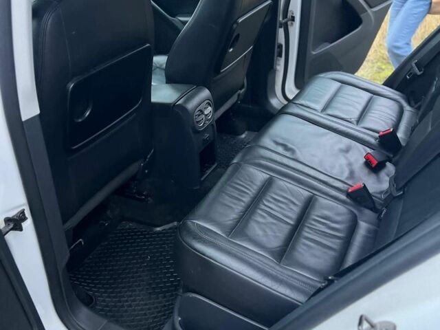 Белый Фольксваген Тигуан, объемом двигателя 2 л и пробегом 241 тыс. км за 7500 $, фото 6 на Automoto.ua