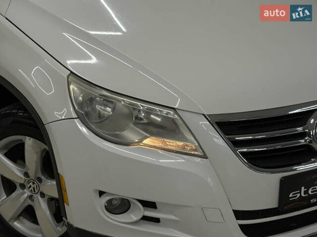 Белый Фольксваген Тигуан, объемом двигателя 1.98 л и пробегом 348 тыс. км за 8999 $, фото 6 на Automoto.ua