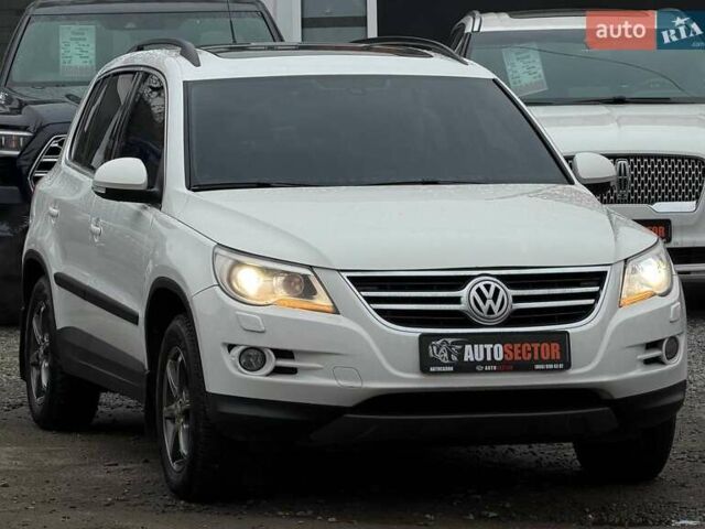 Белый Фольксваген Тигуан, объемом двигателя 2 л и пробегом 235 тыс. км за 11300 $, фото 4 на Automoto.ua