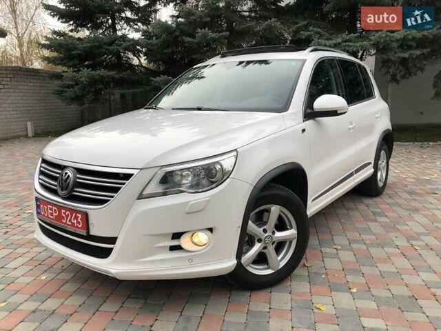 Білий Фольксваген Тігуан, об'ємом двигуна 2 л та пробігом 165 тис. км за 13600 $, фото 122 на Automoto.ua